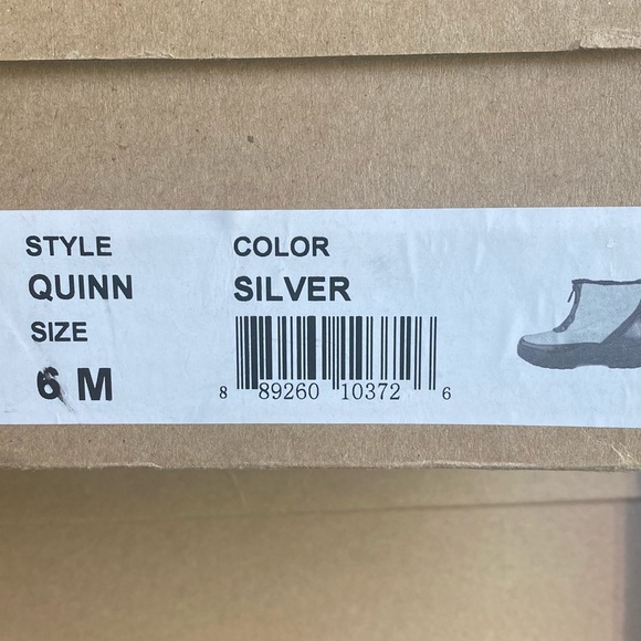 Sporto boots.  Size 6.  Worn once.  Comes from a home with NO pets. - Picture 2 of 2